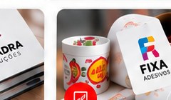 Adesivos personalizados com identidade visual fictícia de referência
